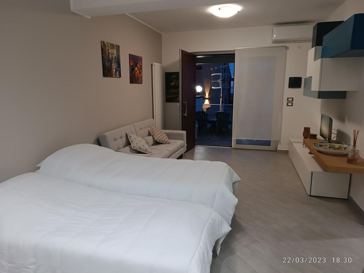 Tra Cielo E Mare Appartement Capo dʼOrlando Buitenkant foto